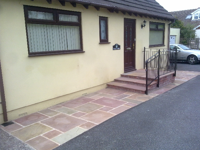 4 sizes patio with paved steps